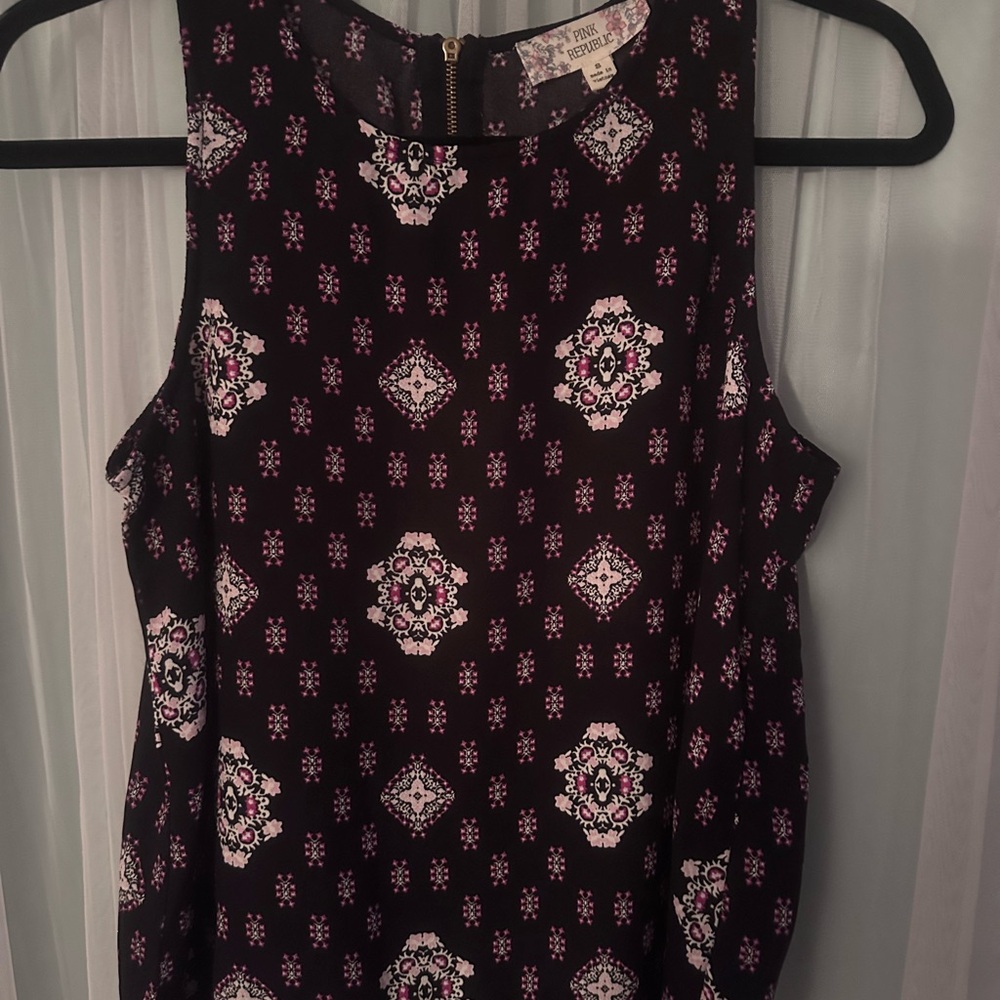 Floral Patterned Sleeveless Top
